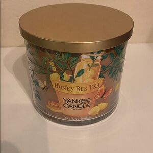 Yankee Candle Gold Autumn Tea Scented Candle